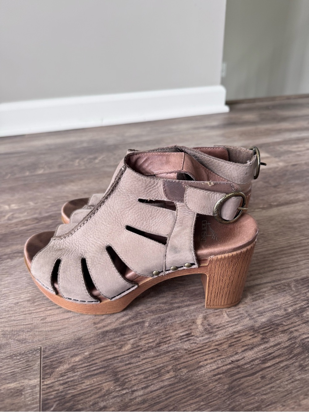 Dansko Taupe Leather Cutout Playform Heeled Sandals with Buckle - Size: 37